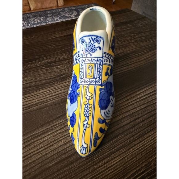 Vintage Porcelain Shoe Chinoiserie Style Asian Figurine Shoe - Picture 5 of 5